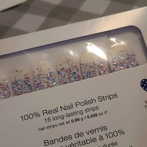 COLOR STREET Less bitter, more glitter